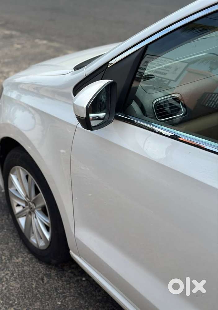Volkswagen Vento 1.6 Highline Petrol 2017