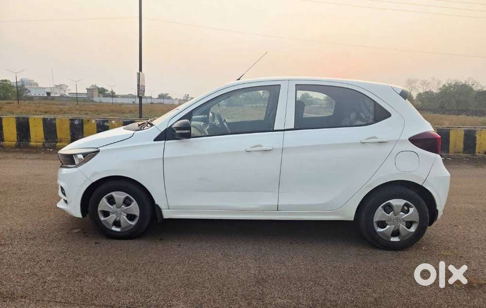 Tata Tiago 1.05 Revotorq Xm Option, 2024, Petrol