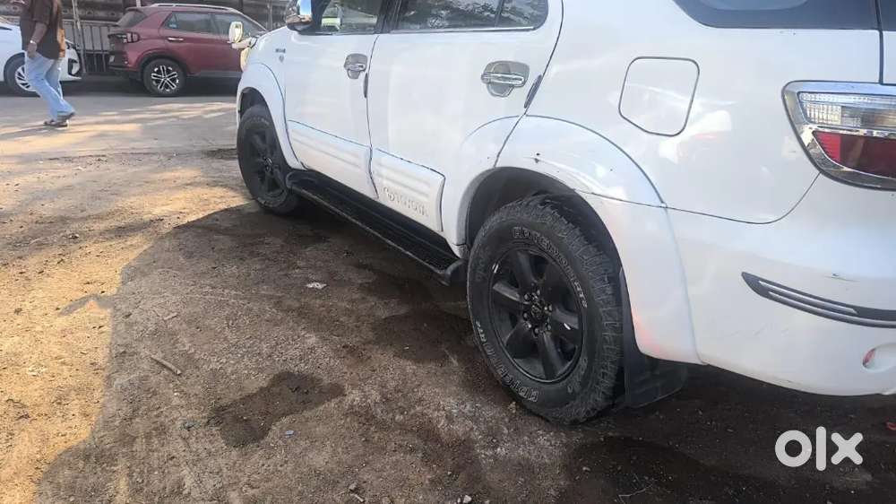 Toyota Fortuner 2012