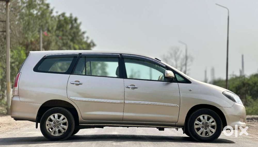 Toyota Innova 2004-2011 2.5 V Diesel 7-seater, 2009, Diesel