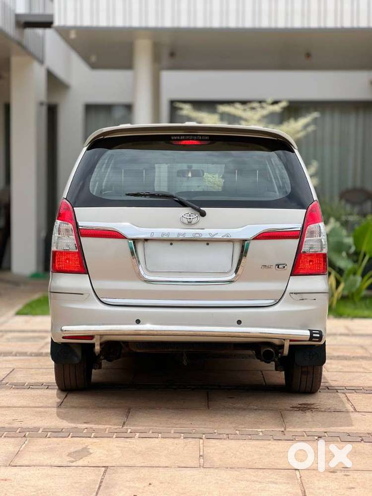 Toyota Innova 2.5 G (diesel) 8 Seater Bs Iv, 2015, Diesel