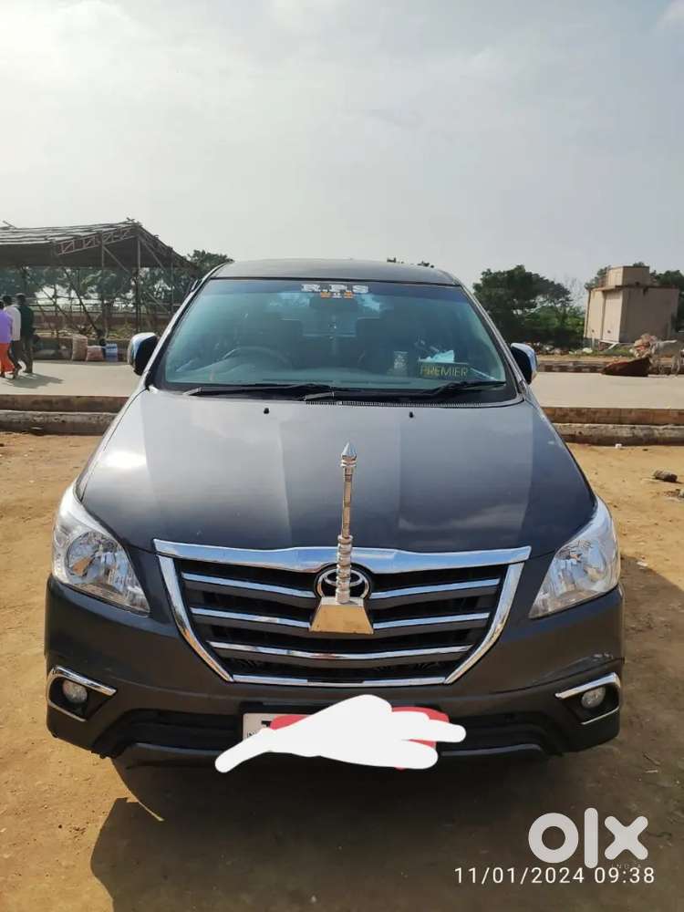 Toyota Innova Vx Petrol 2009 Model