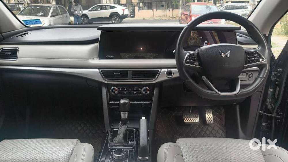 Mahindra Xuv700 2.0 Ax 7 Petrol At Str, 2021, Petrol