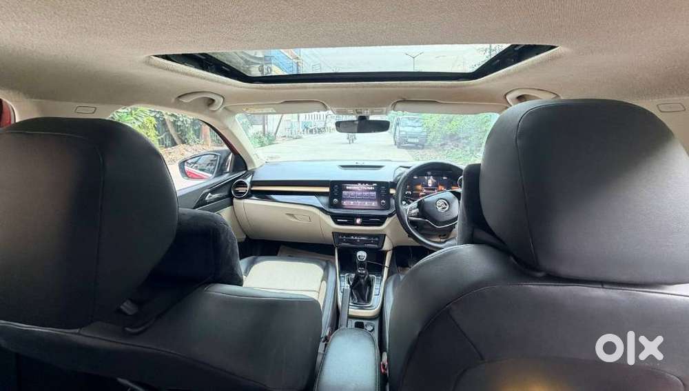 Skoda Slavia Style 1.0l Tsi Mt, 2023, Petrol