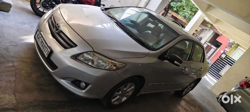 Toyota Corolla Altis 1.8 G, Petrol 2010 Silver Car