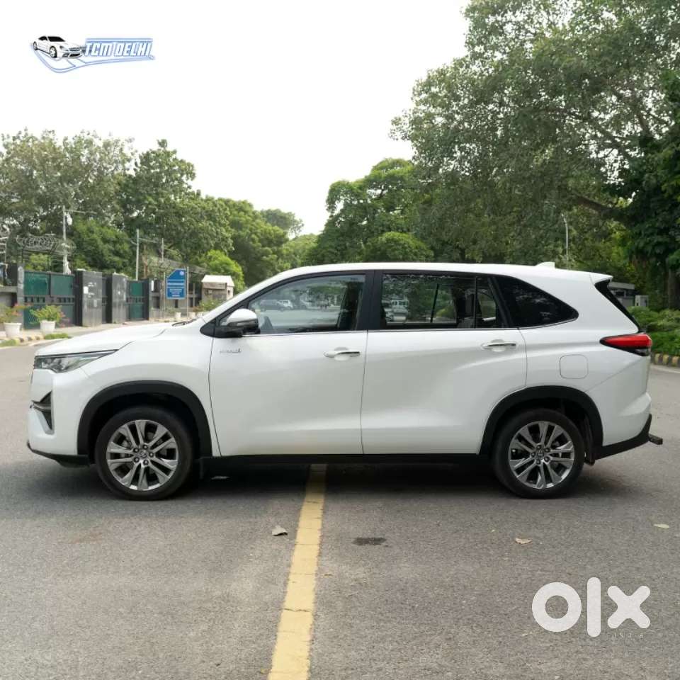 Toyota Innova Hycross 2.0 Zx Hybrid 7 Str, 2023, Petrol