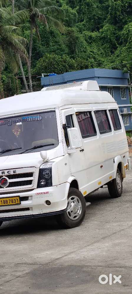 Force Motors Trax Cruiser 2011