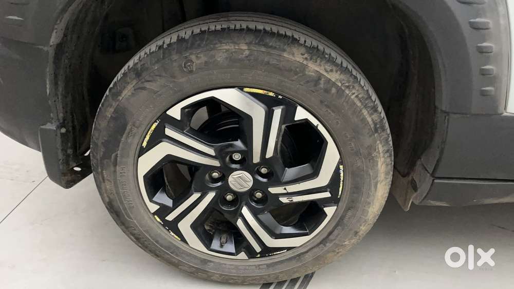 Maruti Suzuki Vitara Brezza 1.5 Zxi Plus At Dual Tone, 2023, Petrol