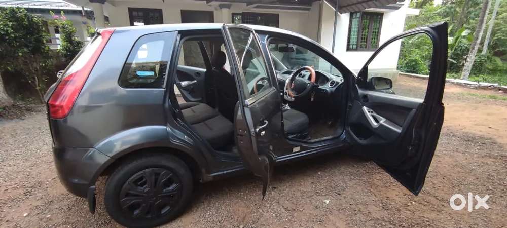 Ford Figo 2011 Diesel 142000 Km Driven