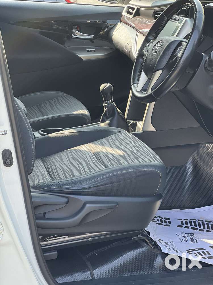 Toyota Innova Crysta 2.4 V 7 Str, 2017, Diesel