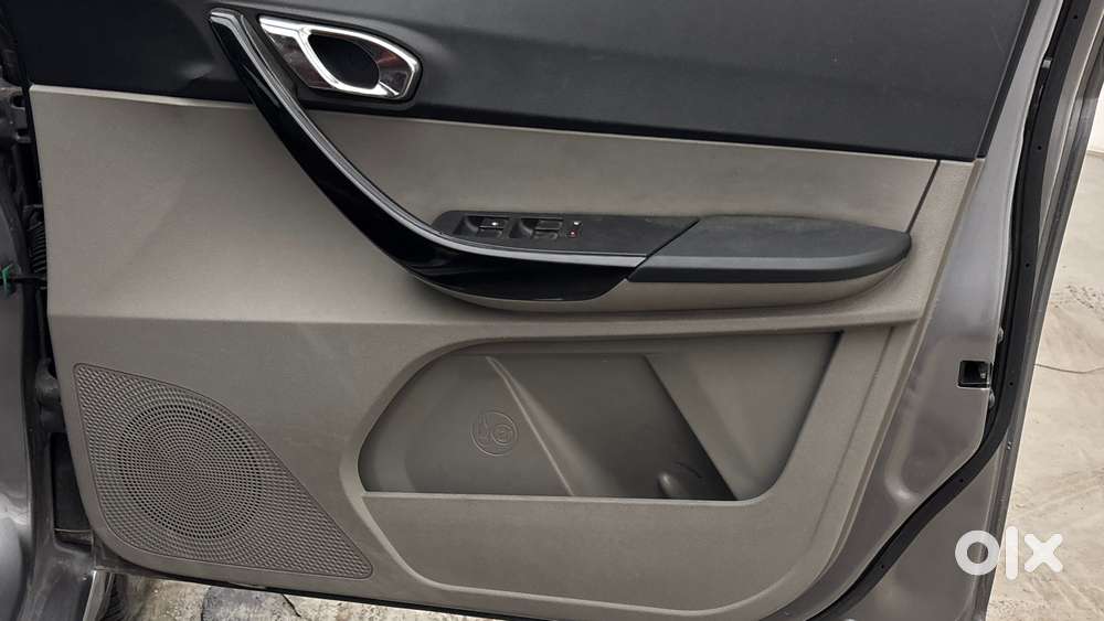 Tata Tiago 1.2 Revotron Xza, 2018, Petrol