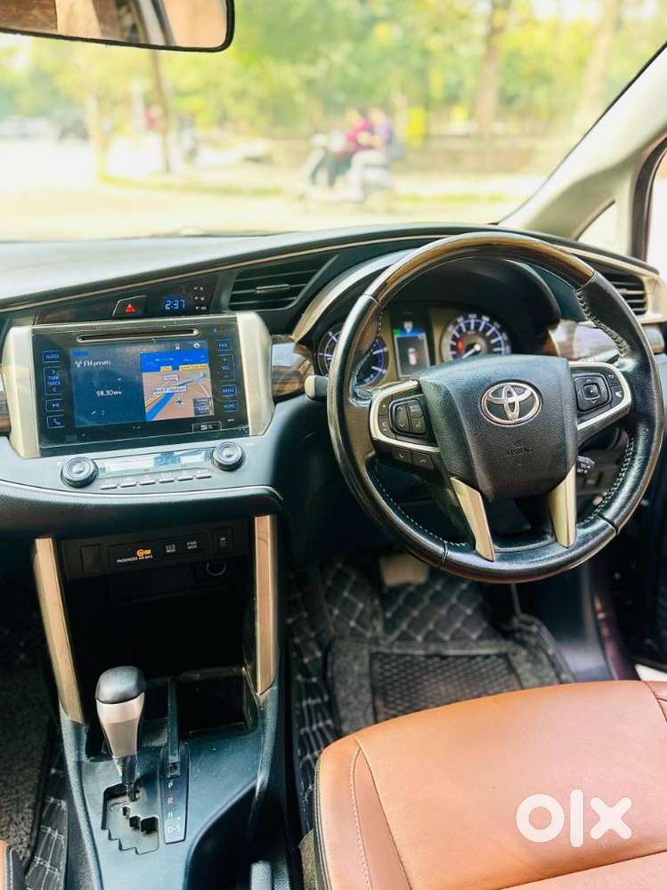 Toyota Innova Crysta 2.8z Automatic, 2017, Diesel
