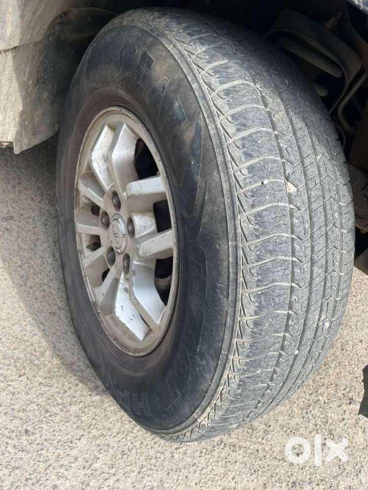 Mahindra Tuv 300 T8, 2016, Diesel
