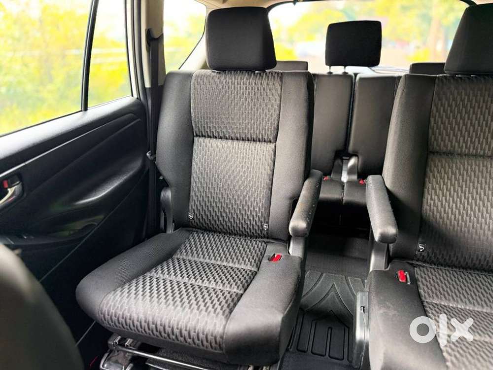 Toyota Innova Crysta 2.4 G Mt 7 Str, 2022, Diesel