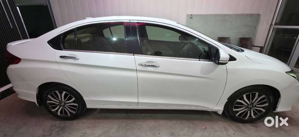 Honda City V Mt Sunroof, 2017, Diesel