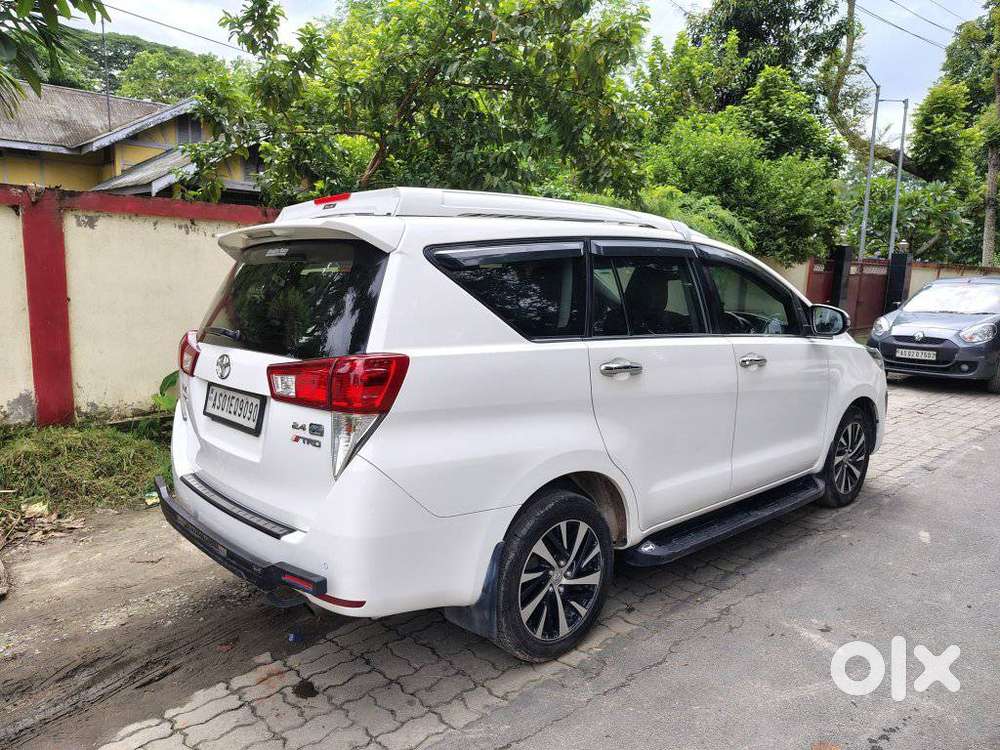 Toyota Innova Crysta