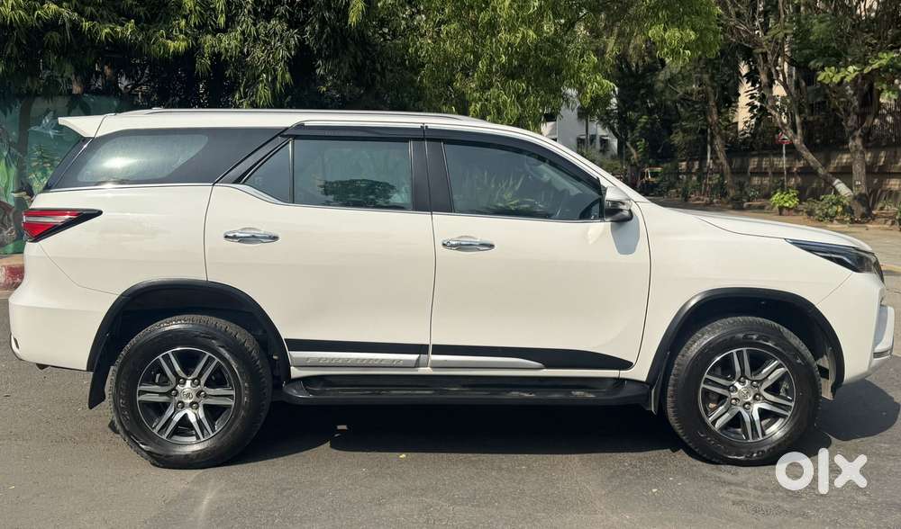 Toyota Fortuner [2021-ongoing] 2.8 2wd Diesel At, 2023, Diesel