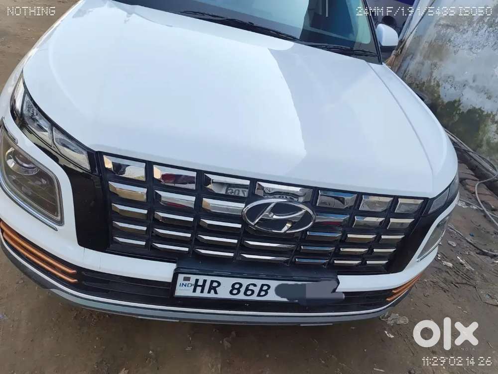 Hyundai Venue 2025 Petrol Well Maintained