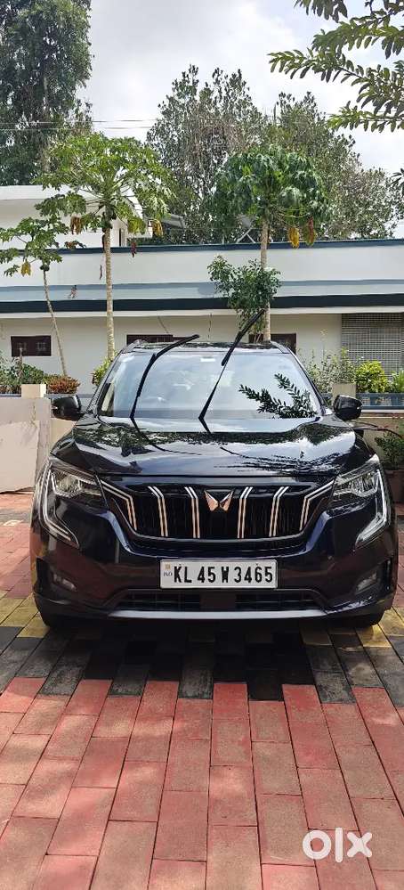 Xuv 700 Ax5 Midnight Black