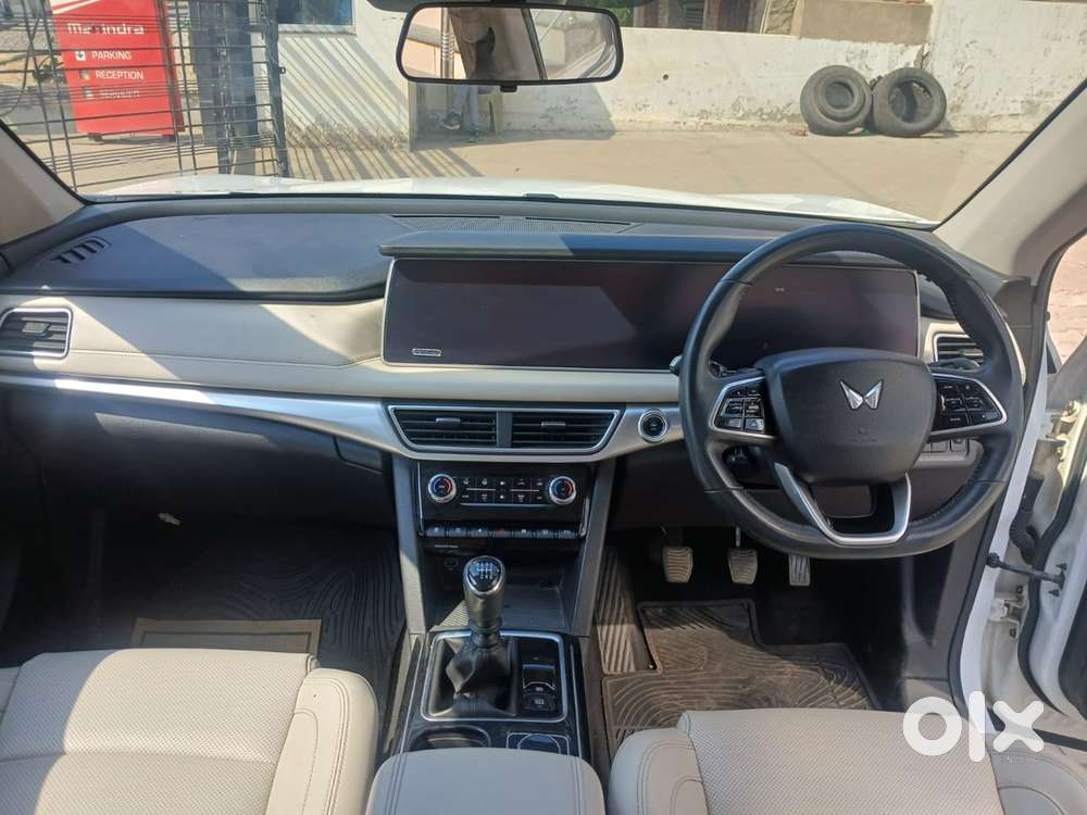Mahindra Xuv700 Diesel Mt 2023