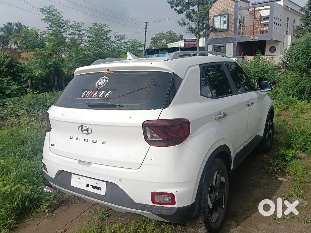 Hyundai Venue Diesel 2021 Knight Edition