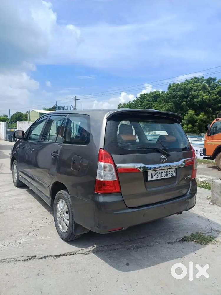 Toyota Innova 2.5 Diesel 7-seater 2013