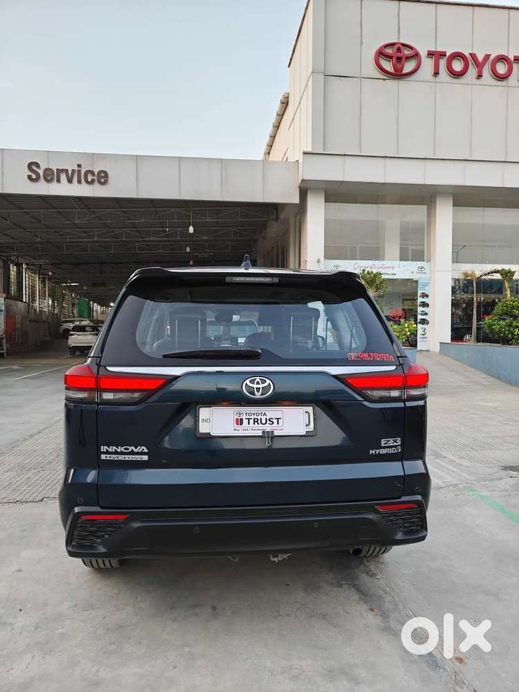 Toyota Innova Hycross 2.0 Zx Hybrid 7 Str, 2024, Petrol