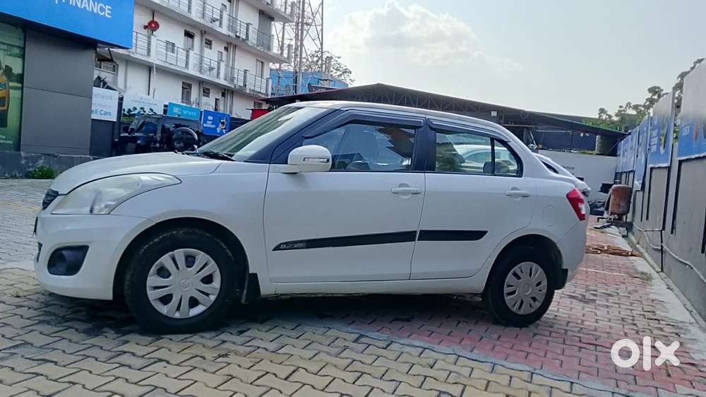 Maruti Suzuki Swift Dzire 1.2 Vxi Bsiv, 2013, Petrol