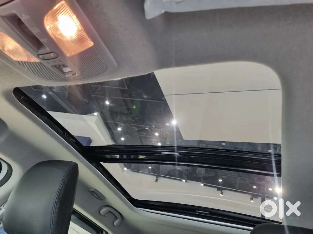 Maruti Suzuki Victoris 2026 (offer 30,000)