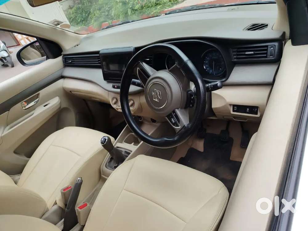 Maruti Suzuki Ertiga Vxi 2025