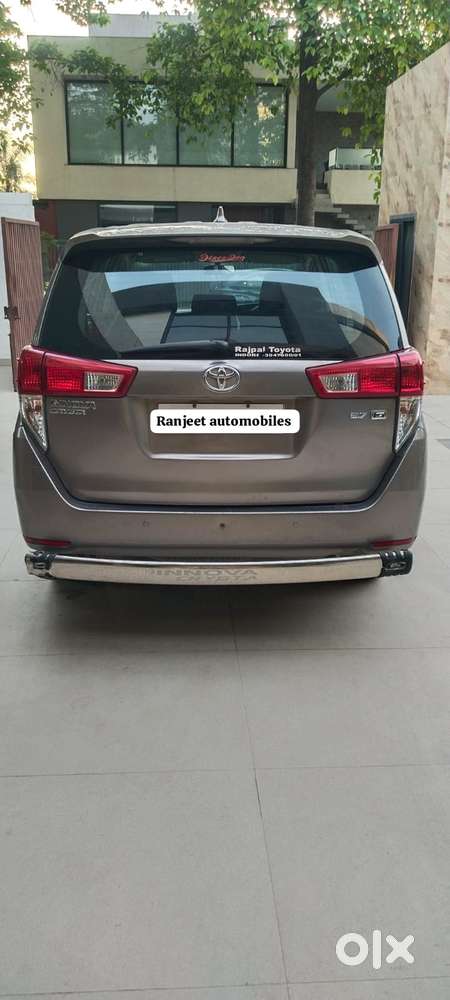 Toyota Innova Crysta 2.7 Gx Limited Edition At 8 Str, 2017, Petrol