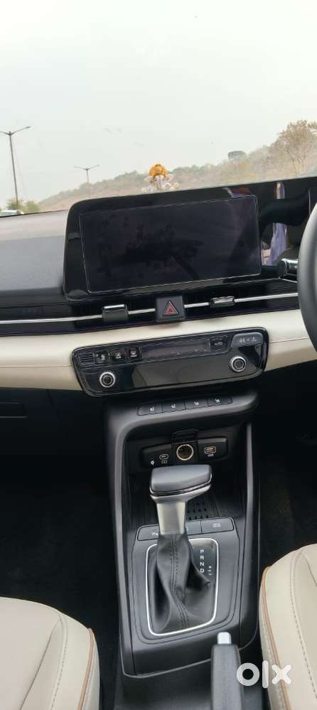 Hyundai Verna 1.5 Sx Vtvt Ivt, 2025, Petrol