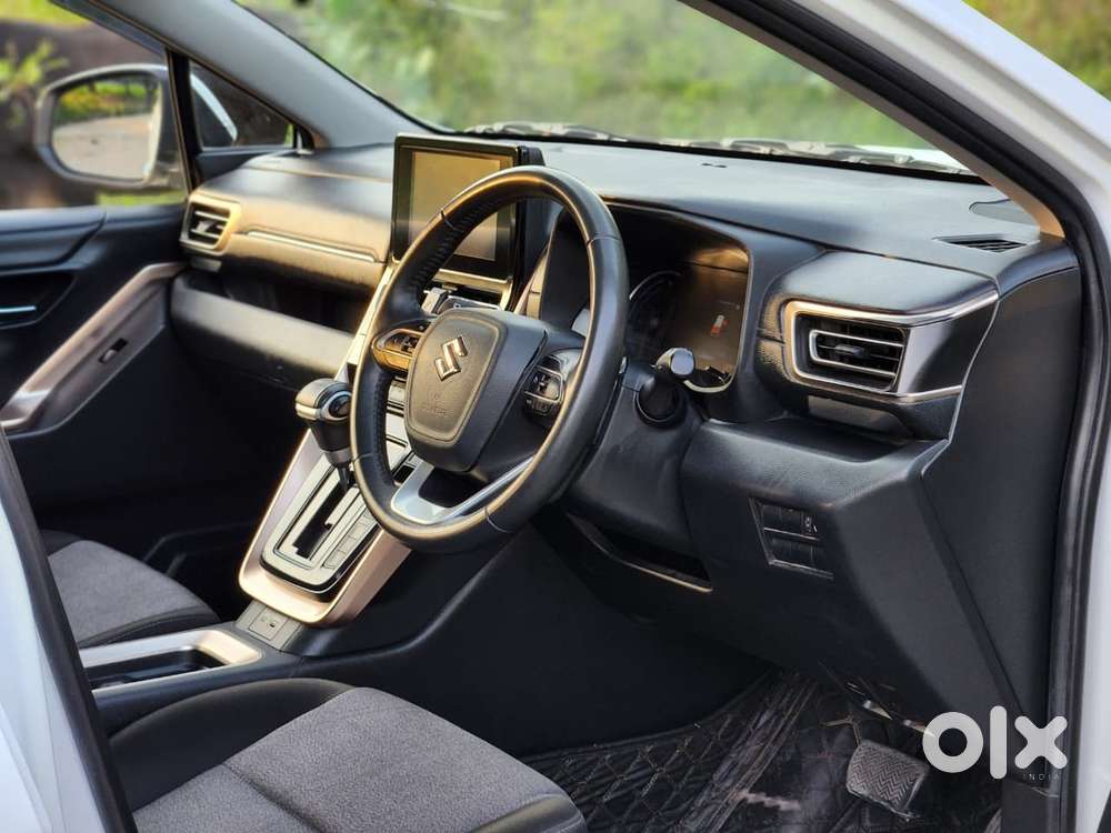 Maruti Suzuki Invicto Zeta Plus 7str, 2024, Petrol