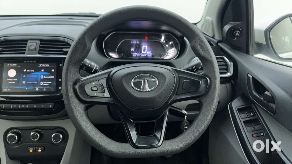 Tata Tiago Xza, 2021, Petrol