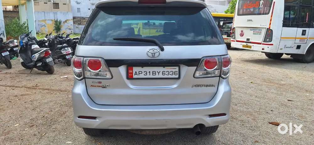 Toyota Fortuner 2012 Diesel 282000 Km Driven