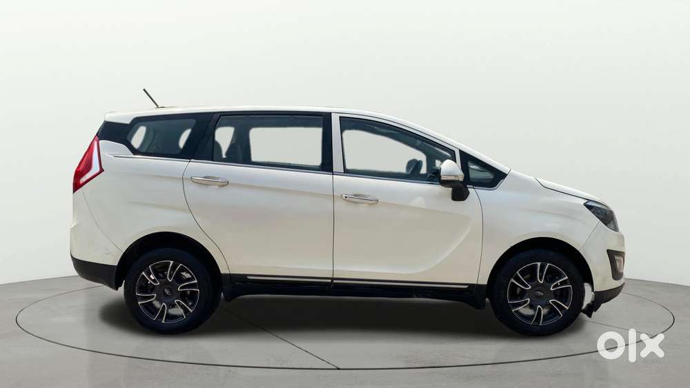 Mahindra Marazzo M8, 2018, Diesel