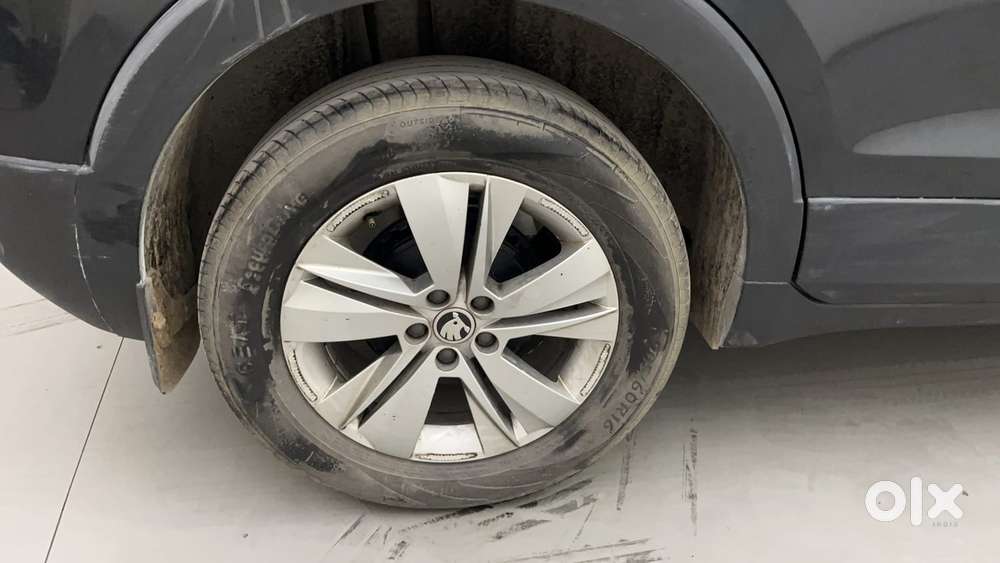 Skoda Kushaq 1.0 Tsi Ambition, 2023, Petrol