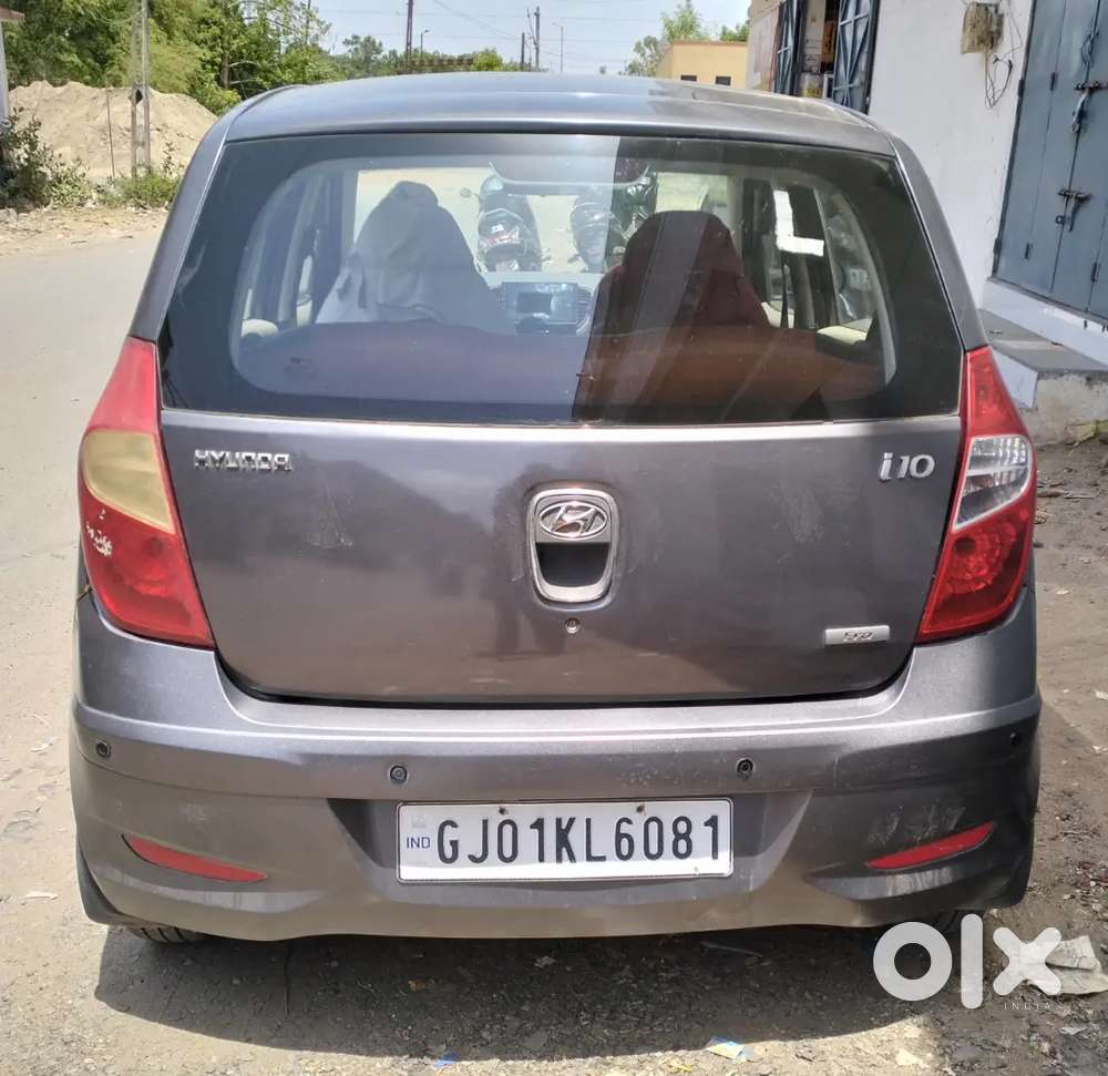 Hyundai I10 2011 Cng & Petrol Well Maintained