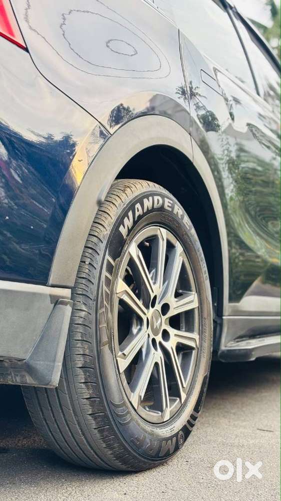 Mahindra Xuv700 2.0 Ax 7 Petrol Mt Str, 2021, Petrol