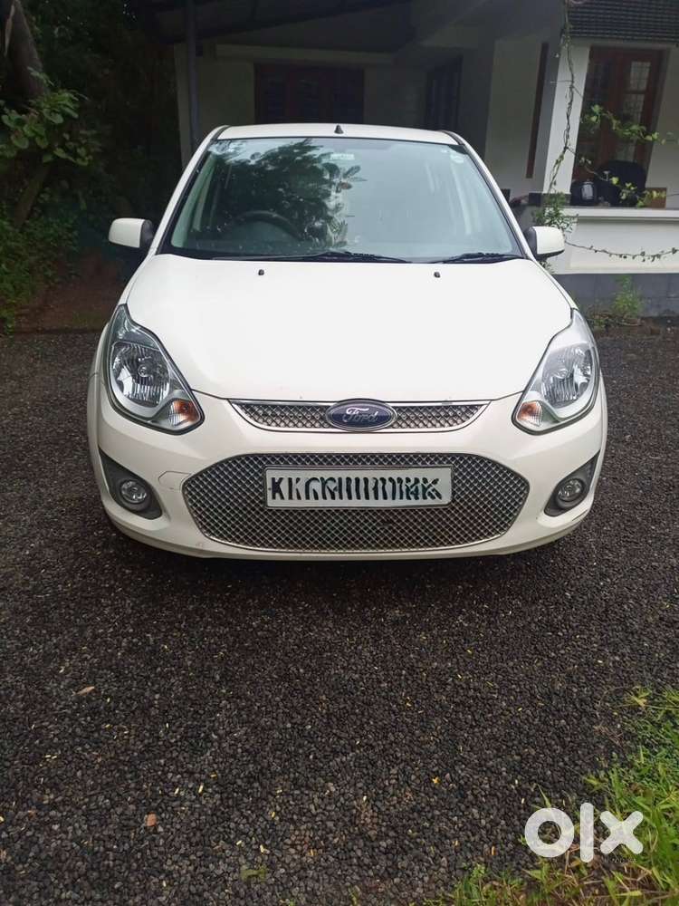 Ford Figo Petrol 2015