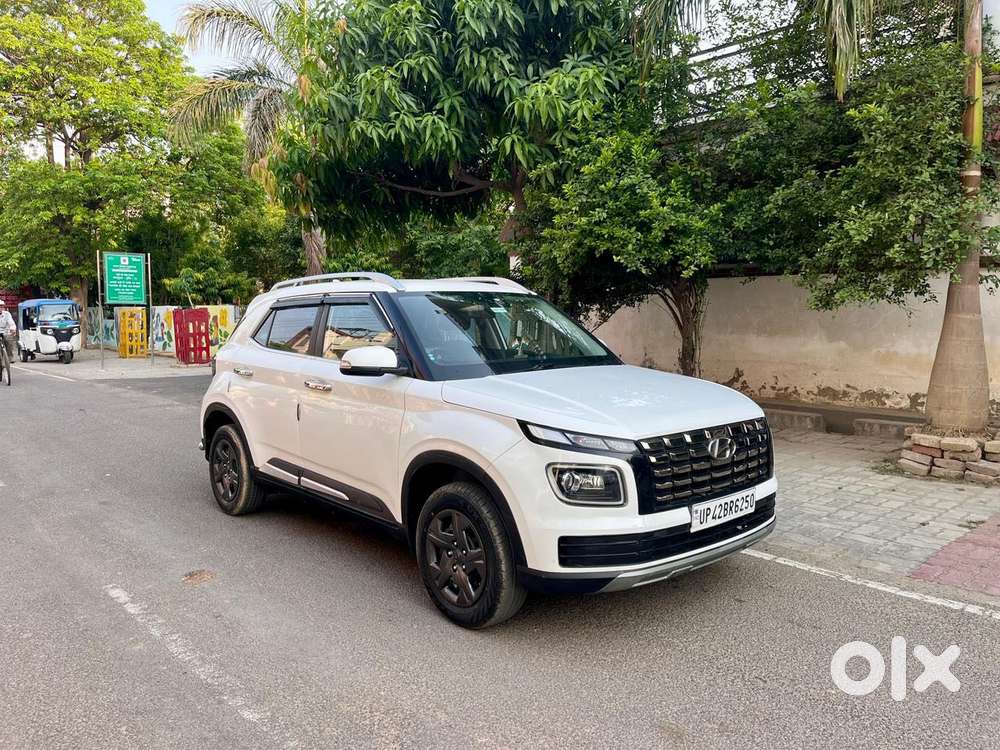 Hyundai Venue 1.2 S (o), 2024, Petrol
