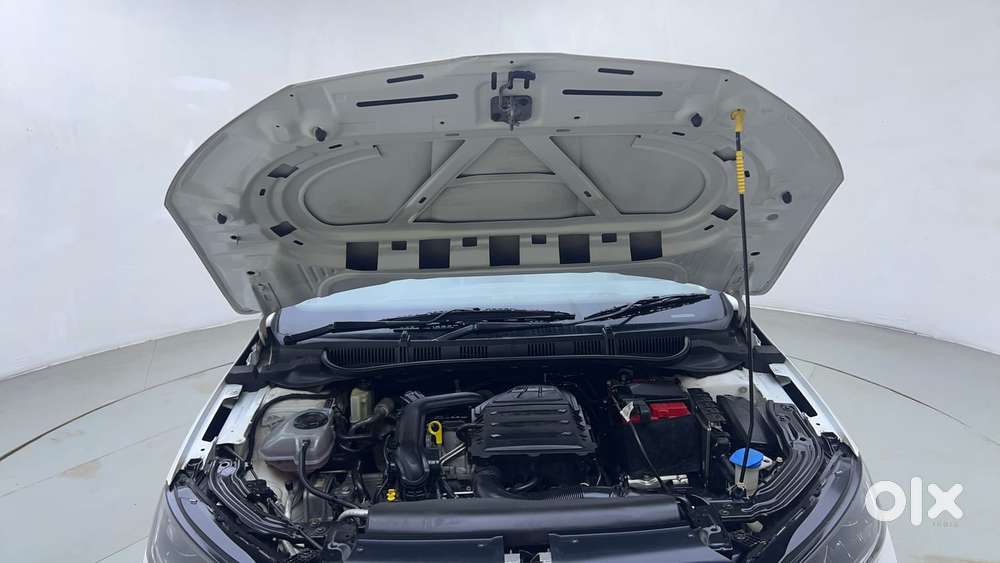 Skoda Slavia Style 1.0l Tsi At, 2022, Petrol