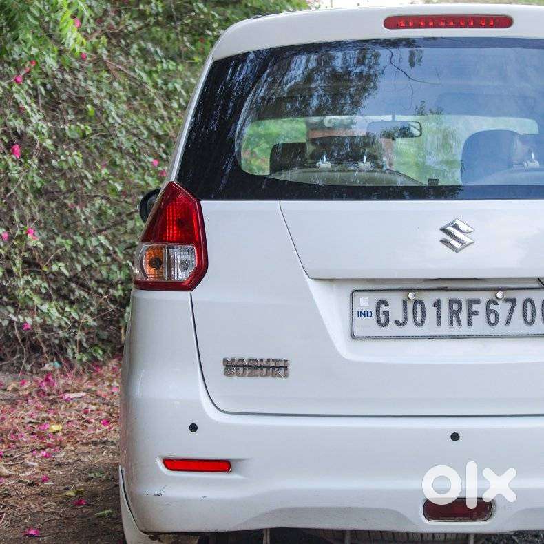 Maruti Suzuki Ertiga Vxi At Petrol, 2014, Petrol