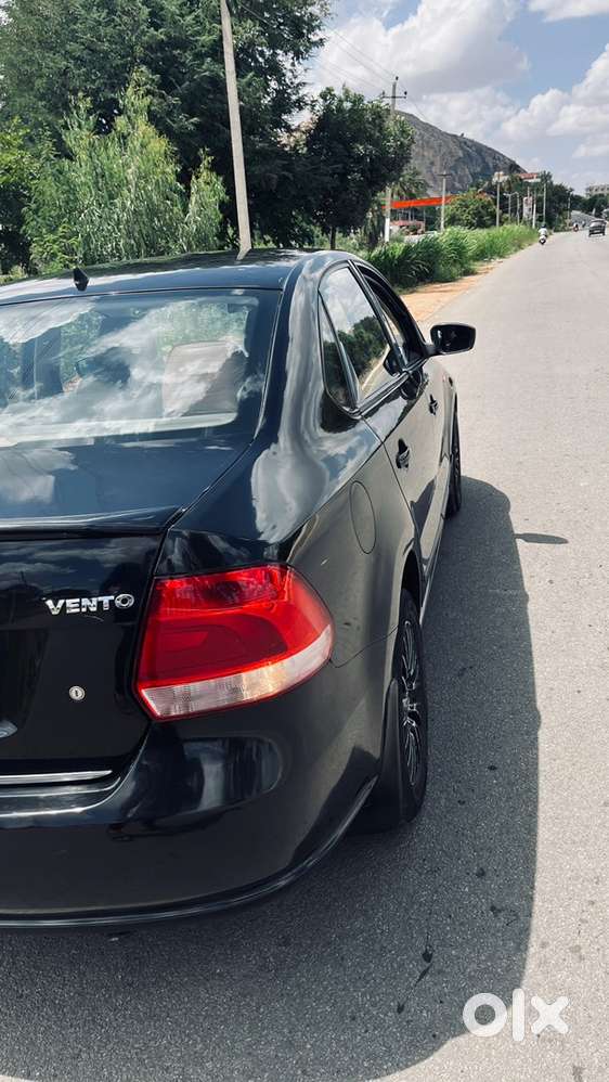 Volkswagen Vento Petrol Manual 2011