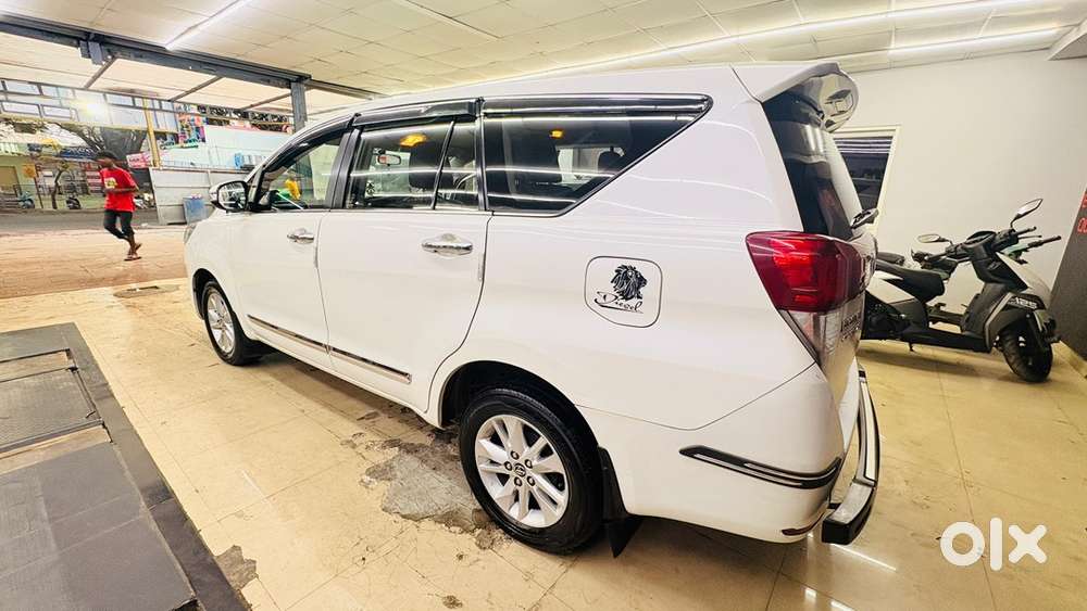 Toyota Innova Crysta