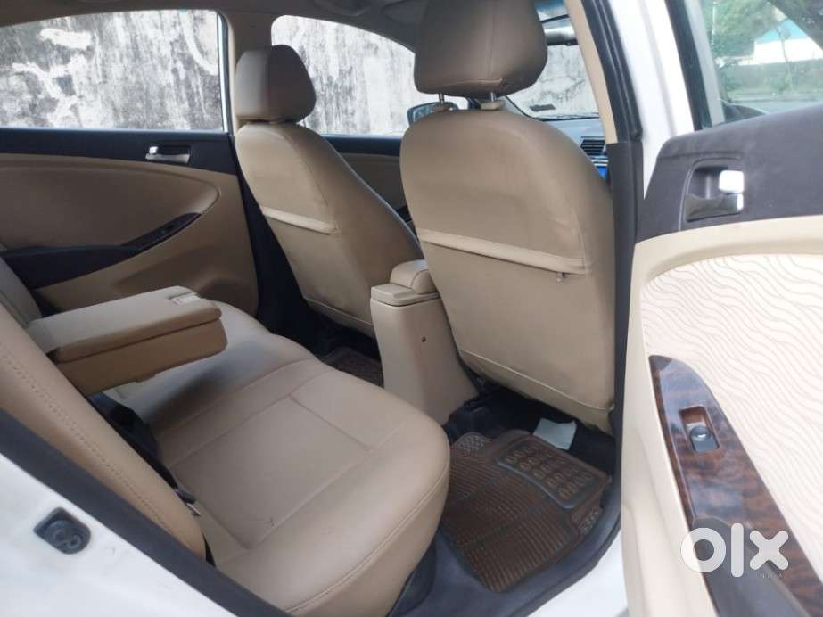 Hyundai Verna Ex 1.6 Vtvt At, 2014, Petrol