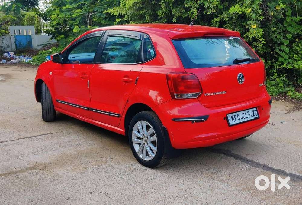 Volkswagen Polo Petrol Highline 1.6l, 2013, Petrol