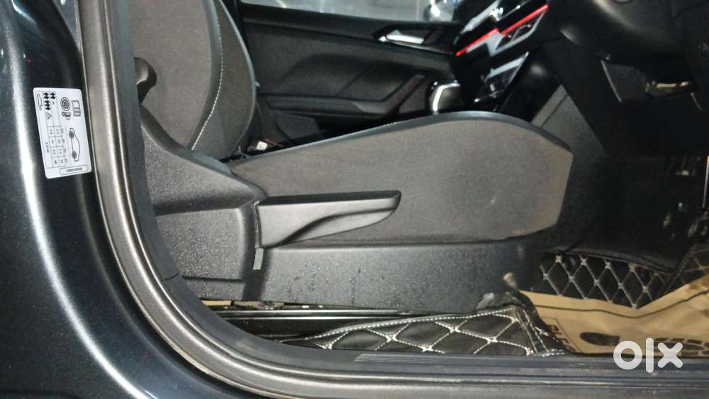 Volkswagen Taigun 1.0 Tsi Highline At, 2024, Petrol