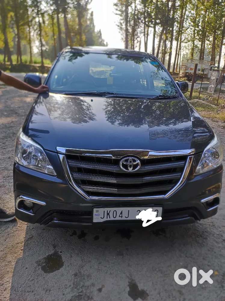 Toyota Innova 2015