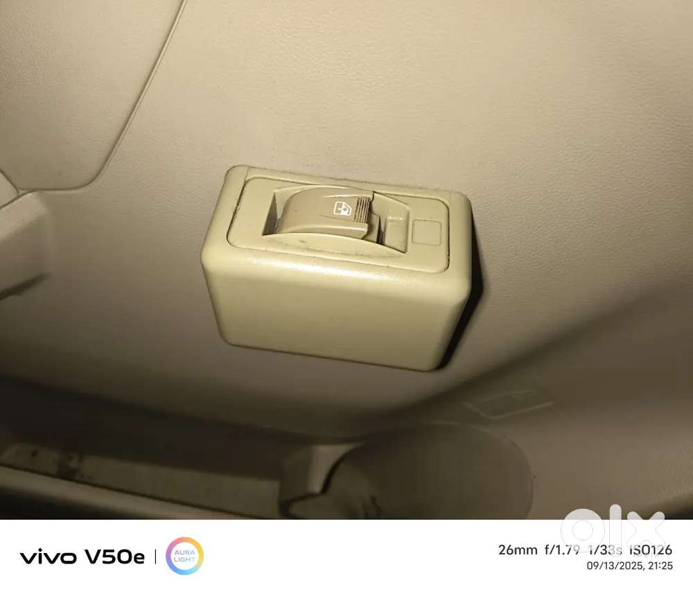 गाड़ी एक दम कड़क है गाड़ी में Lpg लगा हुवा है